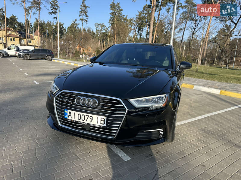 Хэтчбек Audi A3 2017 в Киеве