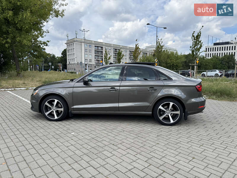Седан Audi A3 2015 в Самборі