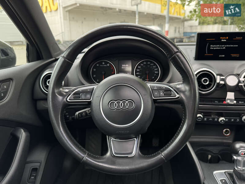 Седан Audi A3 2015 в Самборі