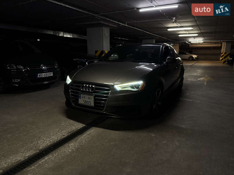 Седан Audi A3 2015 в Самборі