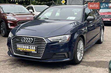 Хэтчбек Audi A3 2017 в 