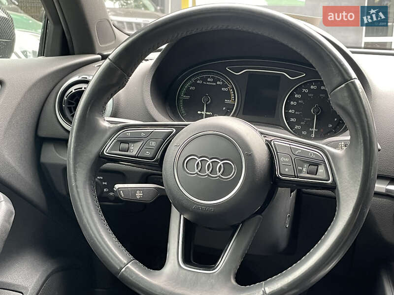 Хэтчбек Audi A3 2017 в Львове