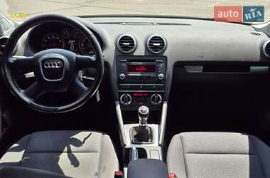 Хэтчбек Audi A3 2009 в 