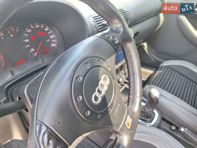 Хетчбек Audi A3 1997 в Чернівцях