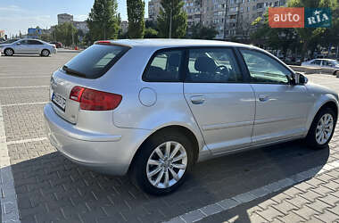 Хетчбек Audi A3 2004 в 