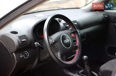 Хэтчбек Audi A3 2002 в 