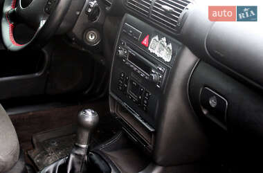 Хэтчбек Audi A3 2002 в 