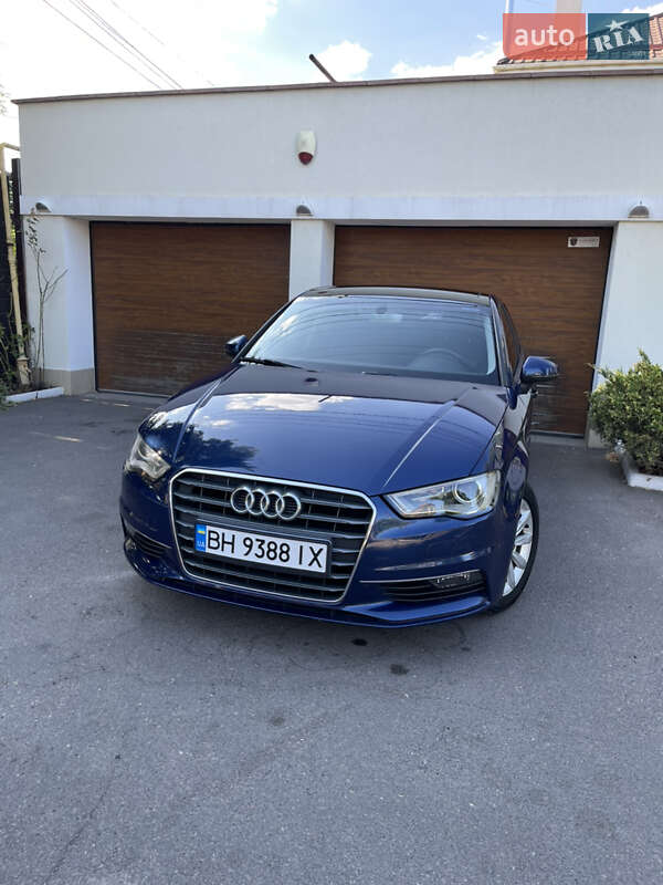 Седан Audi A3 2015 в Одессе