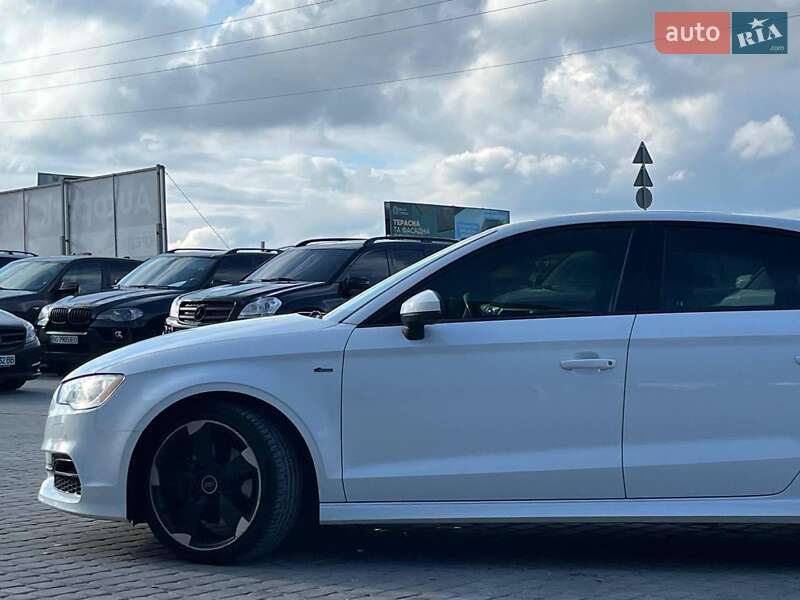 Седан Audi A3 2016 в Львові