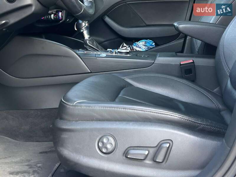 Седан Audi A3 2016 в Львові
