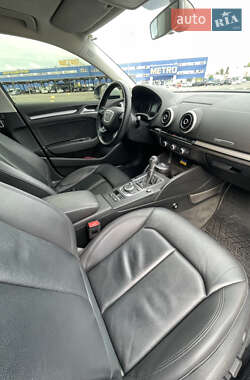 Седан Audi A3 2016 в 