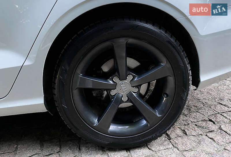 Седан Audi A3 2015 в Черновцах