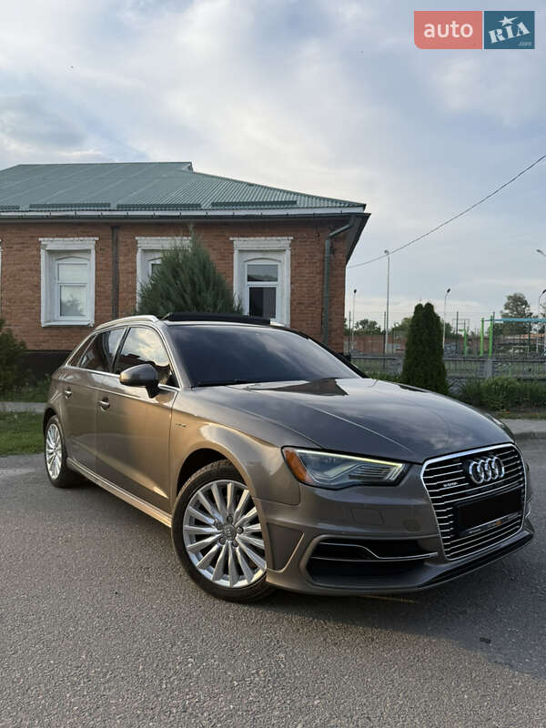 Седан Audi A3 2016 в Харькове