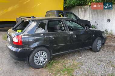 Хэтчбек Audi A3 2002 в 