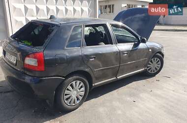Хэтчбек Audi A3 2002 в 