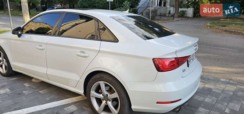 Седан Audi A3 2014 в Запоріжжі