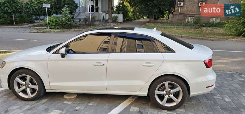 Седан Audi A3 2014 в Запоріжжі
