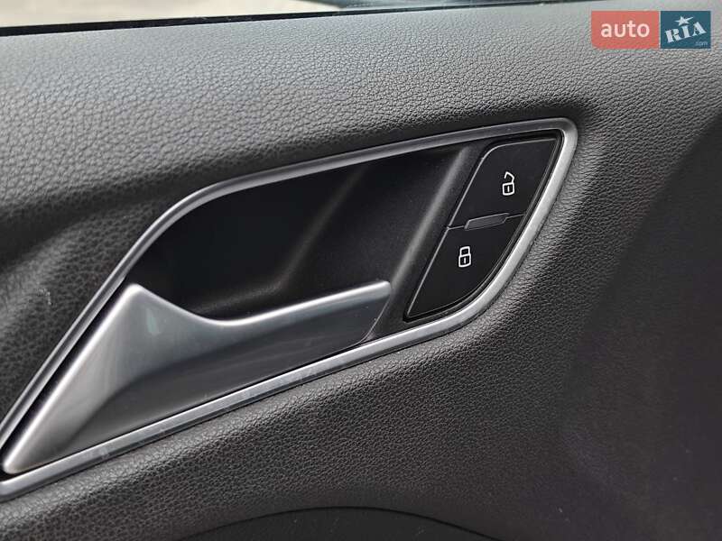 Седан Audi A3 2016 в Львові