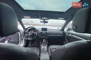 Хэтчбек Audi A3 2016 в 