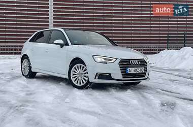 Хэтчбек Audi A3 2016 в 