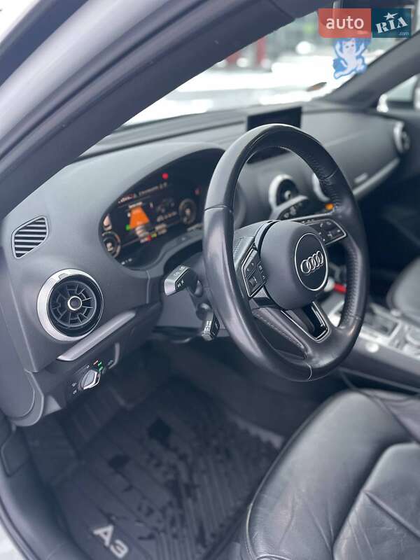 Хэтчбек Audi A3 2016 в Киеве