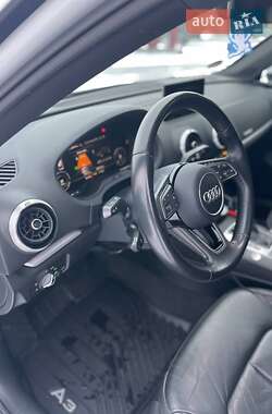 Хэтчбек Audi A3 2016 в 