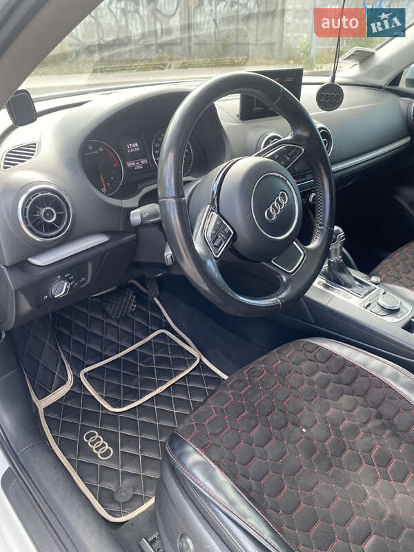 Седан Audi A3 2014 в Киеве
