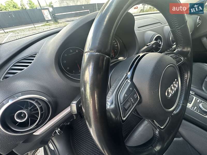 Седан Audi A3 2014 в Киеве