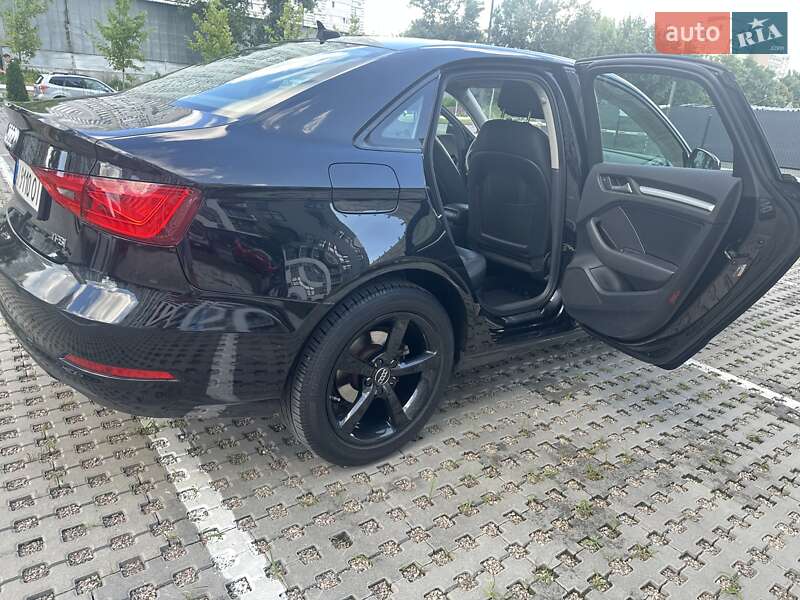 Седан Audi A3 2014 в Киеве