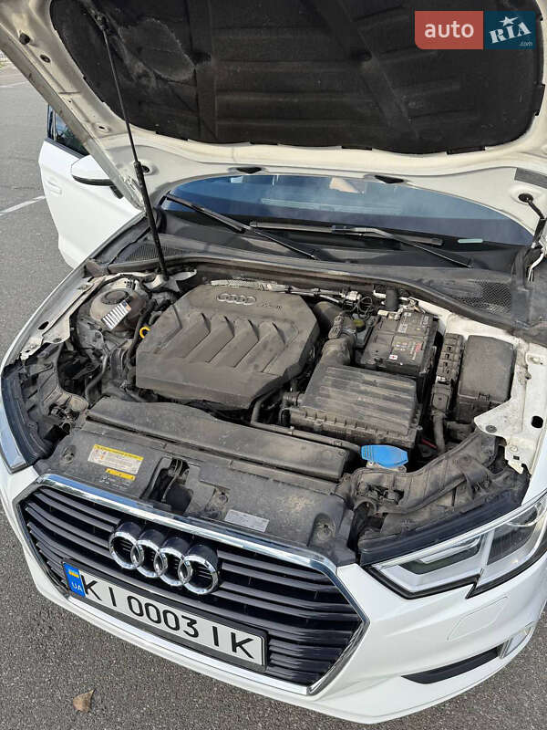 Седан Audi A3 2018 в Киеве