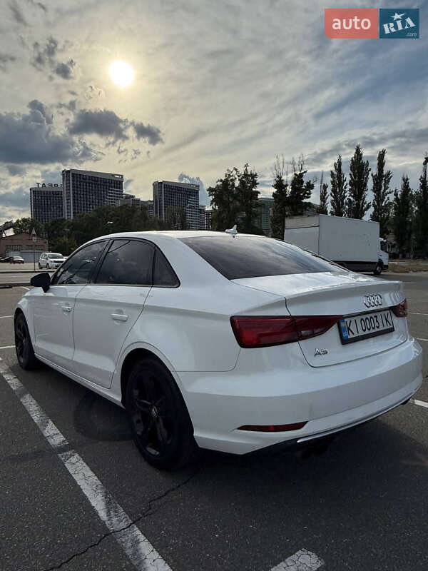 Седан Audi A3 2018 в Киеве