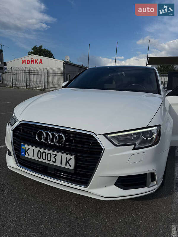 Седан Audi A3 2018 в Киеве
