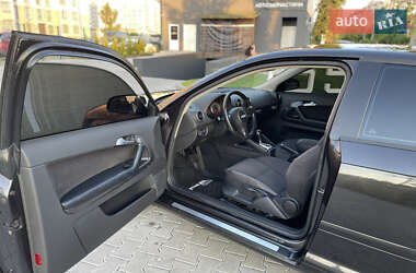 Хэтчбек Audi A3 2004 в 