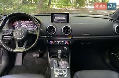 Хэтчбек Audi A3 2017 в 