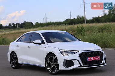 Седан Audi A3 2021 в 