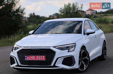 Седан Audi A3 2021 в 