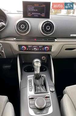 Хэтчбек Audi A3 2014 в 