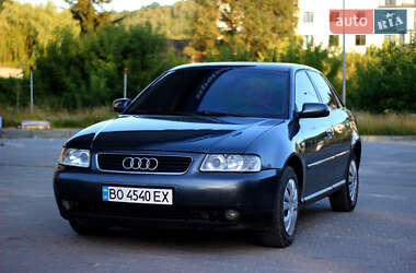 Хетчбек Audi A3 2002 в 