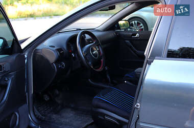 Хетчбек Audi A3 2002 в 