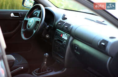 Хетчбек Audi A3 2002 в 