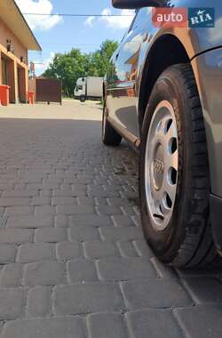 Хэтчбек Audi A3 2002 в 