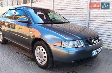Хэтчбек Audi A3 2002 в 
