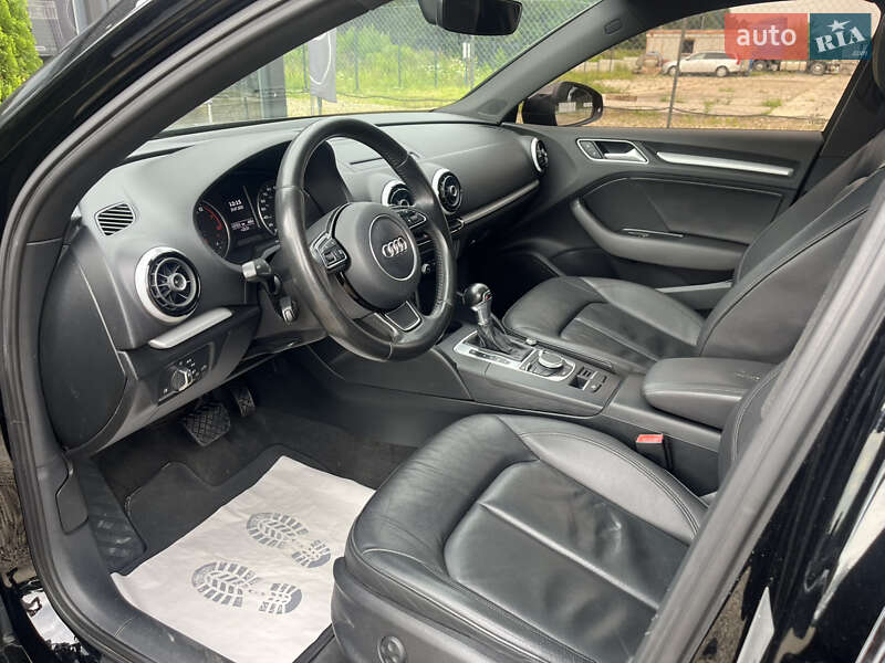 Седан Audi A3 2016 в Львове