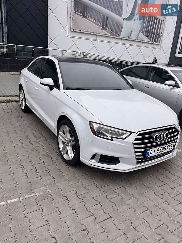 Седан Audi A3 2017 в 