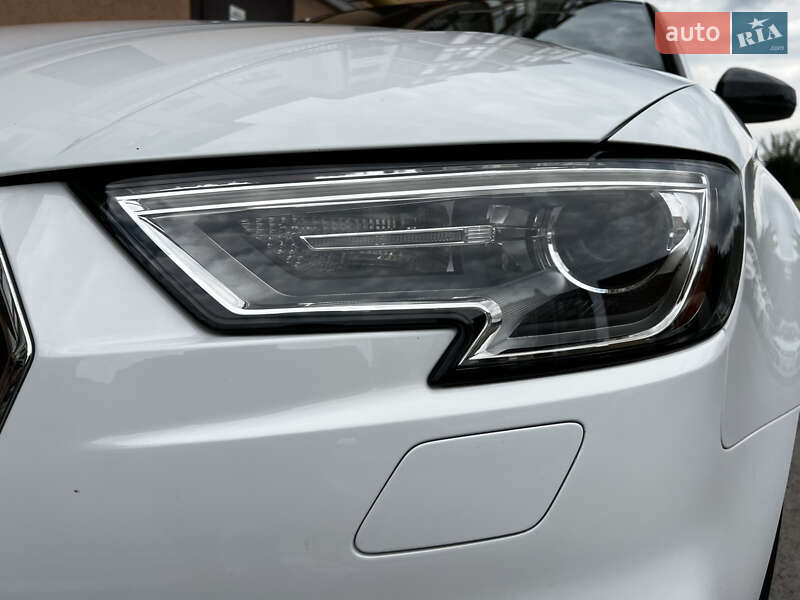 Седан Audi A3 2017 в Ровно