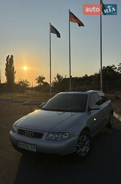 Хэтчбек Audi A3 1997 в 