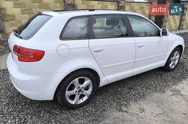 Хэтчбек Audi A3 2010 в 