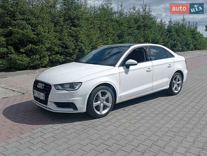 Седан Audi A3 2015 в Шепетовке