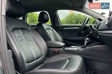 Хэтчбек Audi A3 2019 в 