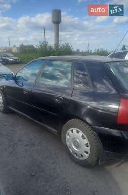 Хэтчбек Audi A3 2000 в 